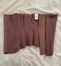 Load image into Gallery viewer, Stage 3 Extreme Hourglass Cinturilla/ Corset